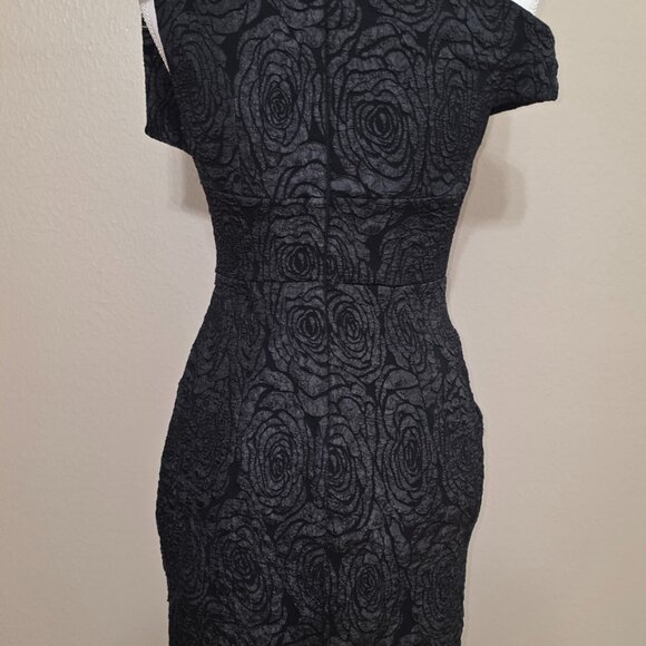 Stunning black one-shoulder - Picture 5 of 5